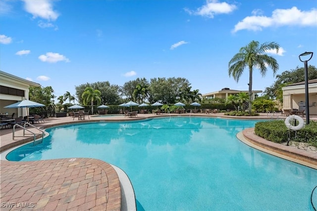 1094 Camelot Cir, Naples, FL 34119 - photo 41