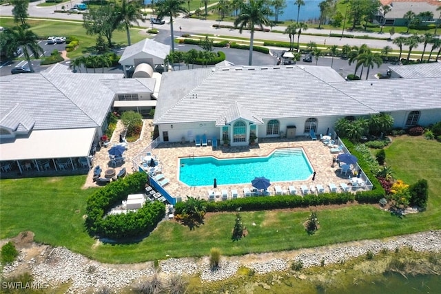 866 Marblehead Dr Unit H6, Naples, FL 34104 - view of subject property featuring a pool area