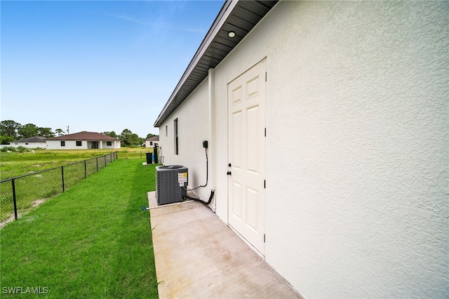 542 Raintree St E, Lehigh Acres, FL 33974 - view of yard