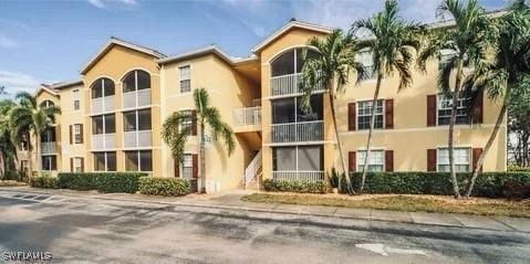4135 Residence Dr Unit 609, Fort Myers, FL 33901 - photo 1