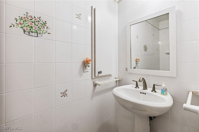 11840 Longshore Way W, Naples, FL 34119 - half bath with tile walls and a sink