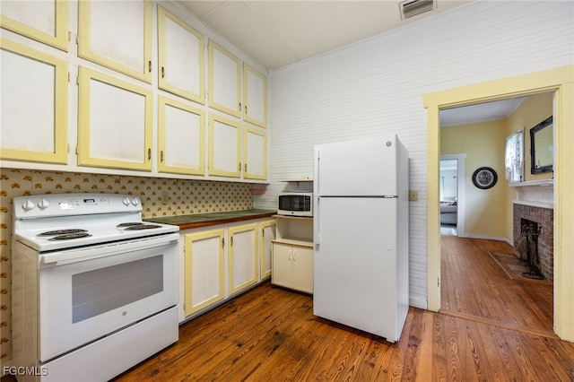 271 N Riverview St, Labelle, FL 33935 - photo 14