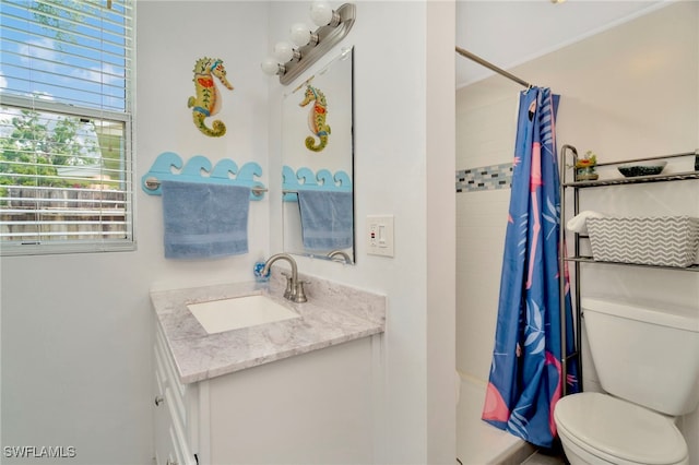 1308 Hull St S, Gulfport, FL 33707 - bathroom featuring vanity and a shower with curtain