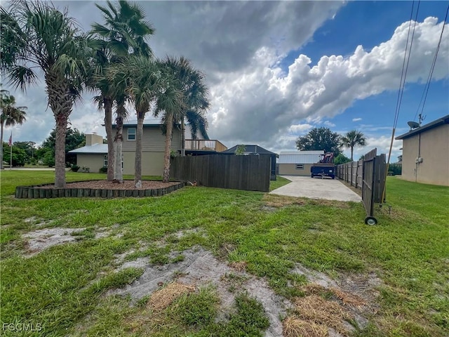 195 E Mariana Ave, North Fort Myers, FL 33917 - view of yard