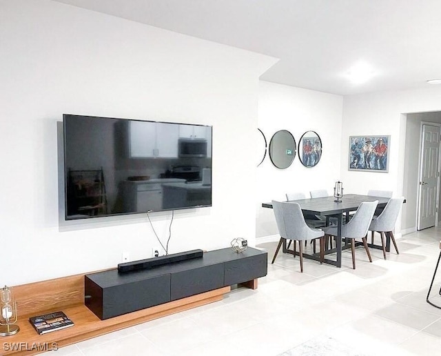 15141 Wildflower Cir, Naples, FL 34119 - living room with baseboards