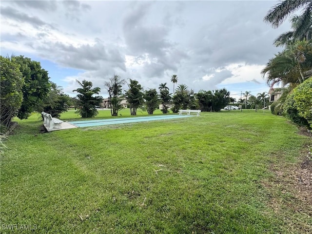 13150 Kings Point Dr Unit 11C, Fort Myers, FL 33919 - view of green lawn