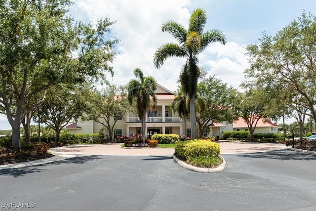 3943 E Hampton Cir, Alva, FL 33920 - view of front of home with a balcony and stucco siding