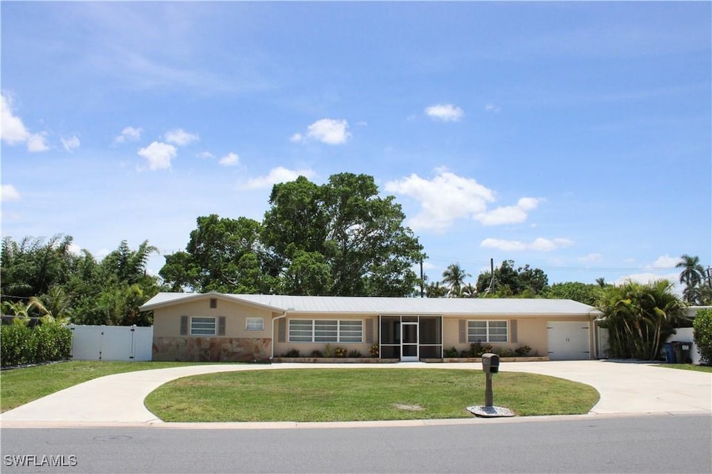 1406 Argyle Dr, Fort Myers, FL 33919 - photo 1