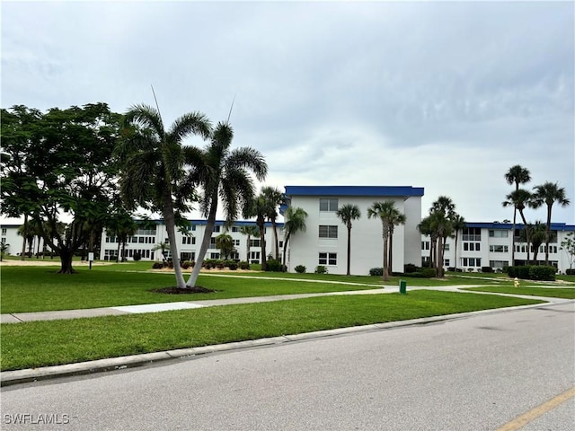1724 Pine Valley Dr Unit 202, Fort Myers, FL 33907 - photo 2