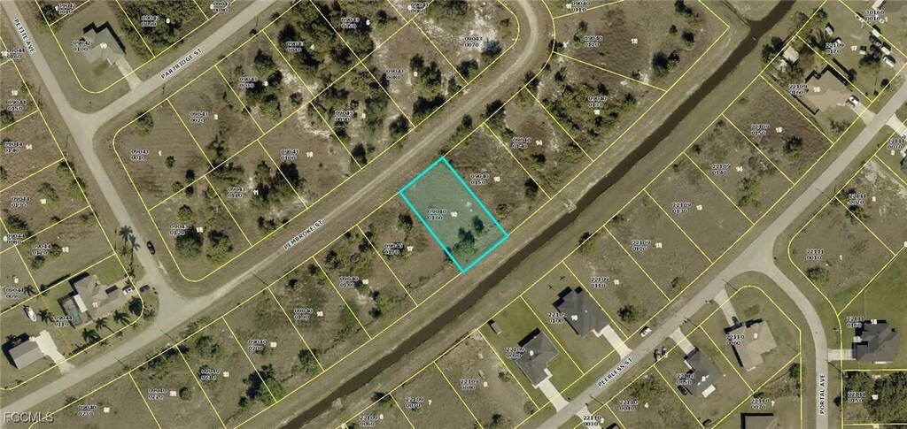 318 Pembroke St, Lehigh Acres, FL 33974 - photo 1