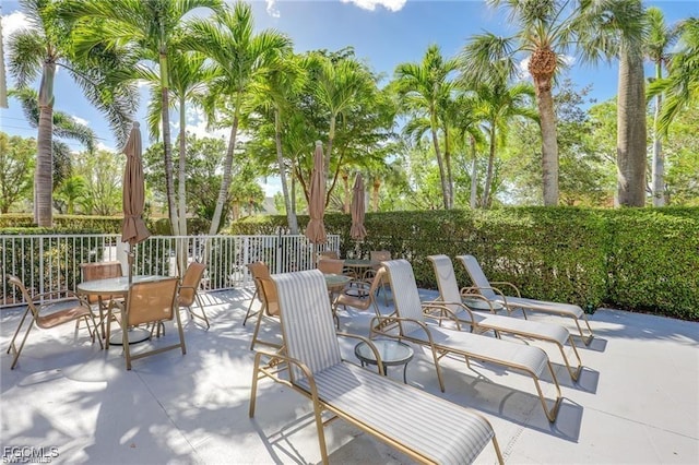 72 7th St S Unit 112, Naples, FL 34102 - photo 18