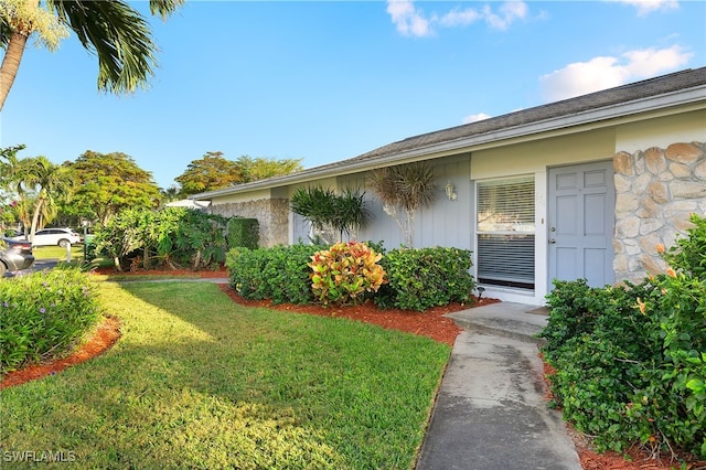 654 Palm View Dr Unit 3, Naples, FL 34110 - photo 2