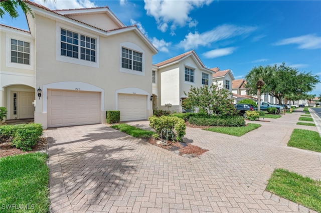 960 Hampton Cir Unit 80, Naples, FL 34105 - photo 1