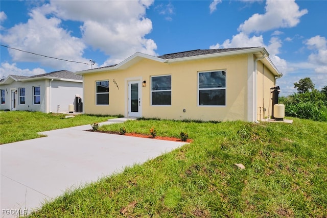 23041 Roundtree Ave E, Alva, FL 33920 - photo 1