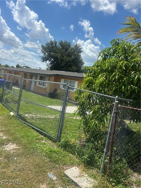 2403A/2403B/2405A/2405B Stella St, Fort Myers, FL 33901 - photo 1