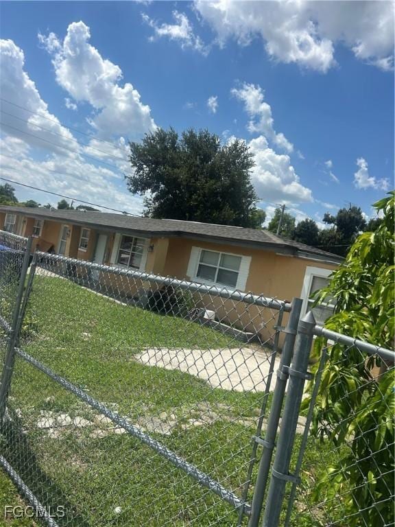 2403A/2403B/2405A/2405B Stella St, Fort Myers, FL 33901 - photo 2