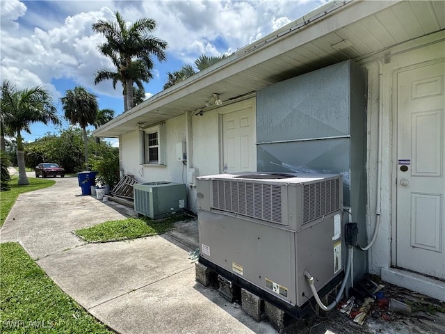 64 Wolcott Dr, North Fort Myers, FL 33903 - photo 11