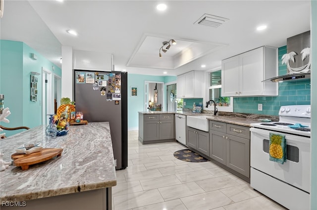4638 Vinsetta Ave, North Fort Myers, FL 33903 - photo 16