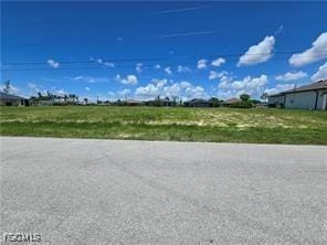 915 SW 28th Ter, Cape Coral, FL 33914 - photo 1