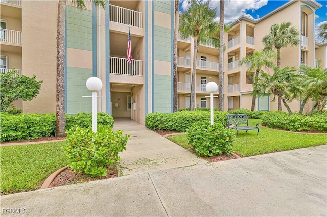14101 Brant Point Cir Unit 3204, Fort Myers, FL 33919 - photo 2