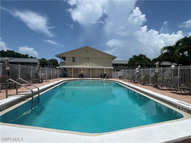 4613 Bayshore Dr Unit B7, Naples, FL 34112 - photo 30
