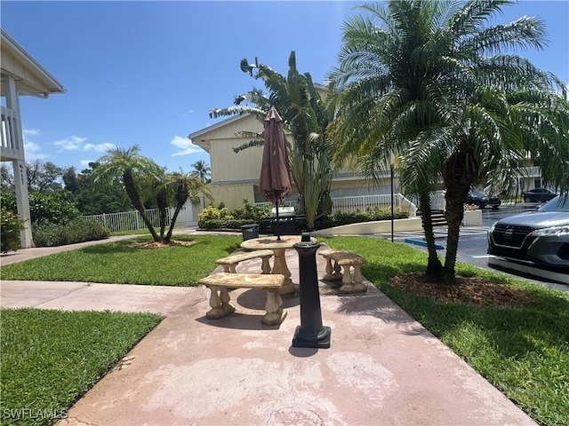 4613 Bayshore Dr Unit B7, Naples, FL 34112 - photo 34
