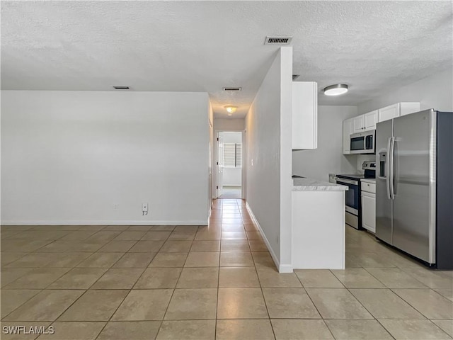 4613 Bayshore Dr Unit B7, Naples, FL 34112 - photo 8