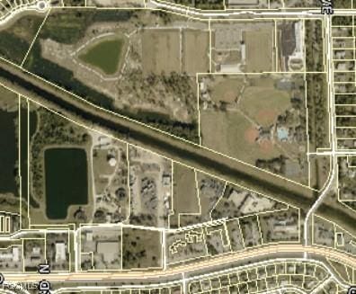 809 Oak Ave, Lehigh Acres, FL 33972 - photo 2