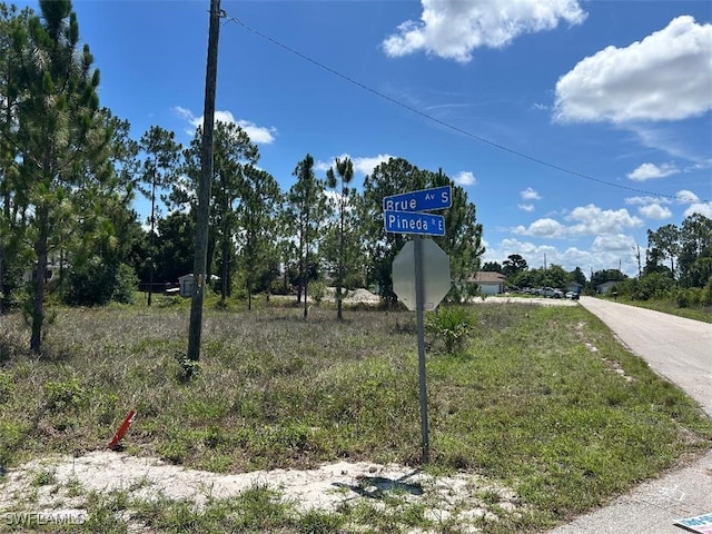 528 Brue Ave E, Lehigh Acres, FL 33974 - photo 2