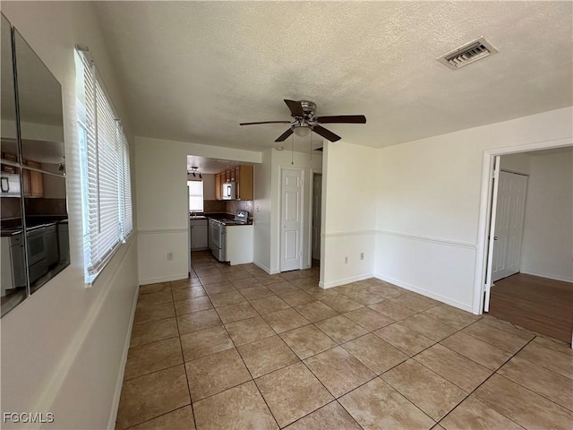 821 Courtington Ln Unit 1, Fort Myers, FL 33919 - photo 3