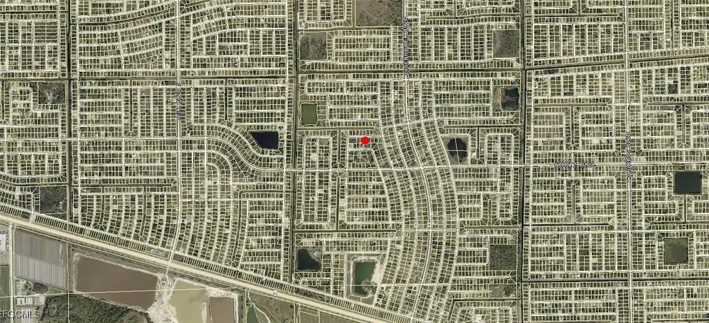 947 Chadwick St, Lehigh Acres, FL 33974 - photo 2