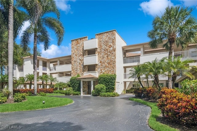 400 Wyndemere Way Unit D102, Naples, FL 34105 - photo 24
