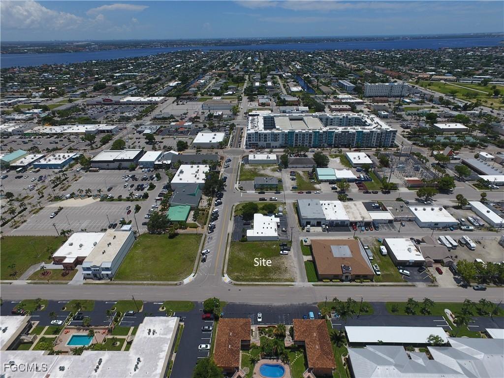 4632 SE 9th Pl, Cape Coral, FL 33904 - photo 2
