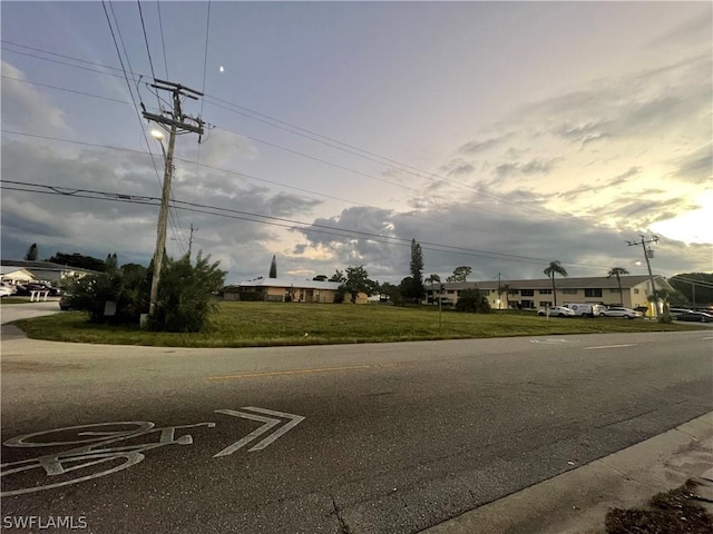 Listing photo 3 for 4902 Viceroy St, Cape Coral FL 33904