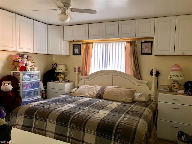 bedroom with ceiling fan