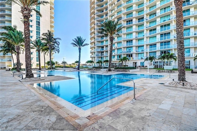 view of swimming pool