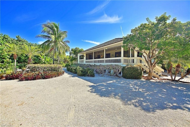 view of front of home featuring a porch