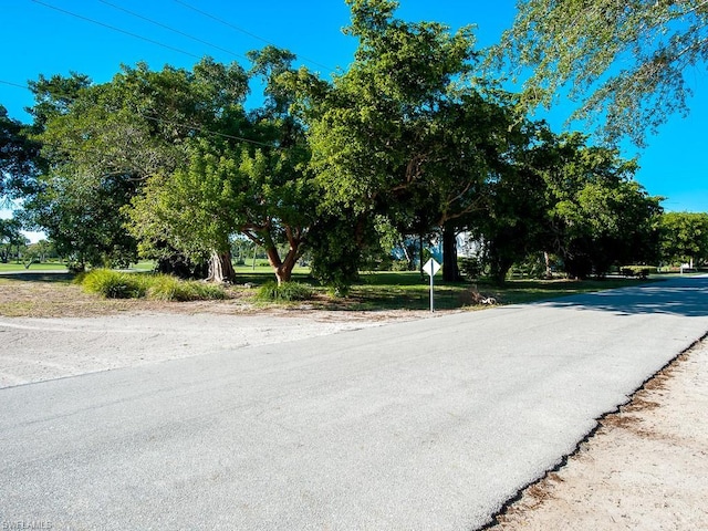 Listing photo 2 for 667 Birdie View Point, Sanibel FL 33957