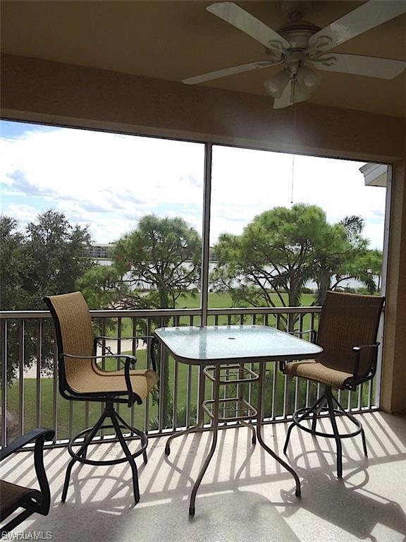 balcony featuring ceiling fan