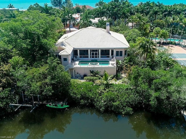 bird's eye view featuring a water view