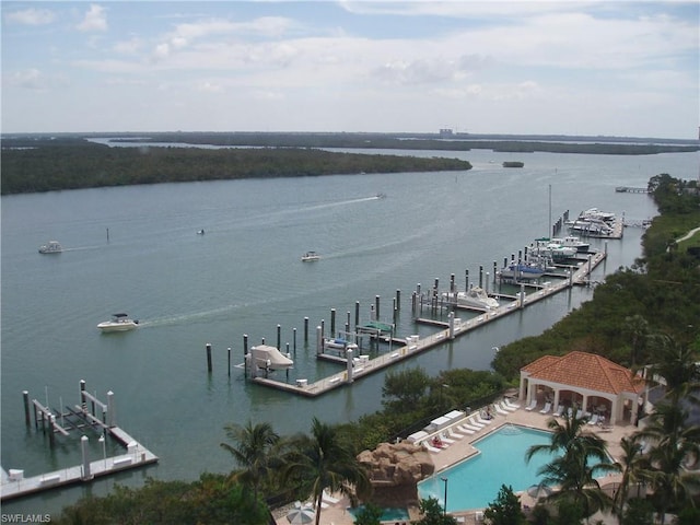 bird's eye view featuring a water view