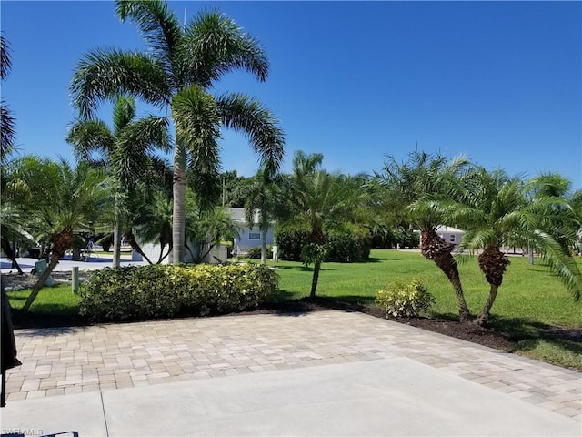 Listing photo 2 for 10080 Stonewood Drive, Fort Myers FL 33905