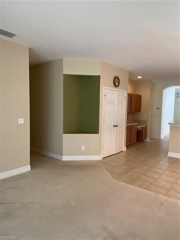 view of carpeted spare room