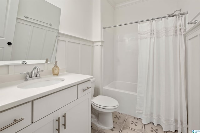 full bathroom featuring shower / bath combination with curtain, crown molding, toilet, vanity, and tile patterned flooring