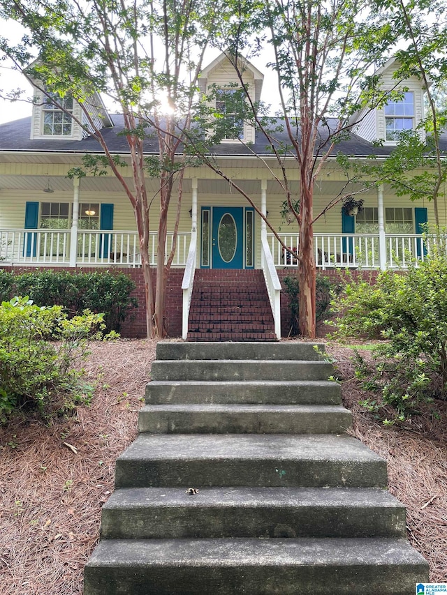 view of front of house featuring covered porch