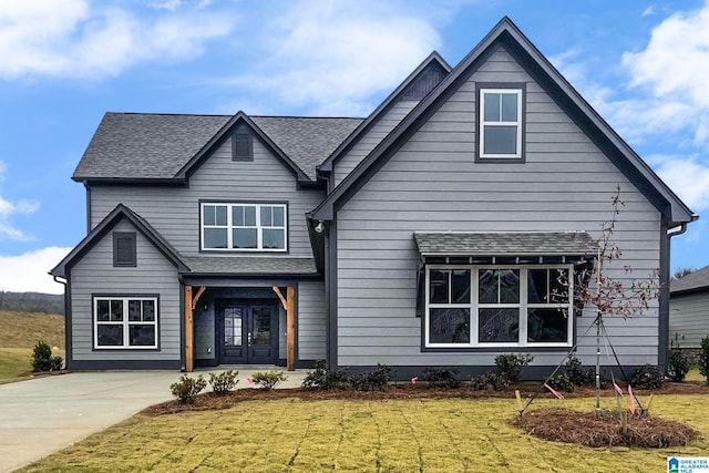 view of front of house featuring a front lawn