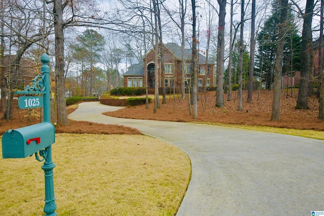 exterior space featuring a lawn