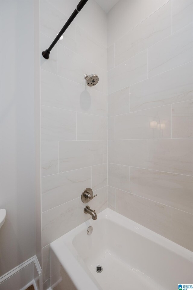 details featuring ceiling fan and hardwood / wood-style flooring