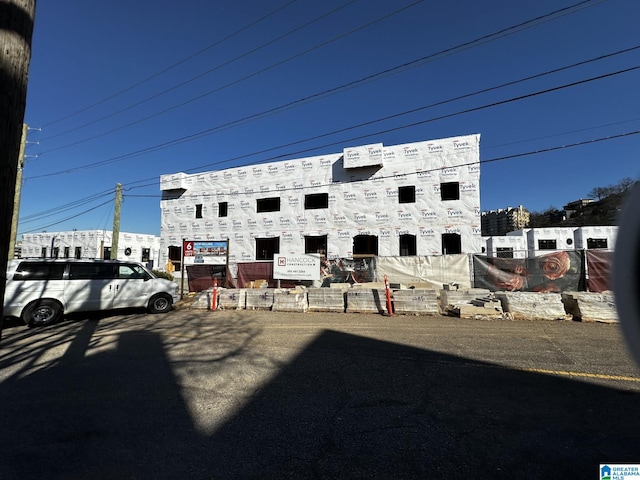 view of front facade