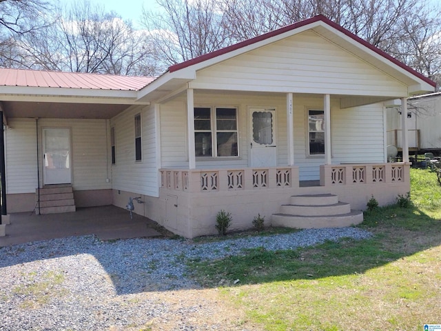 view of front of home featuring a porch